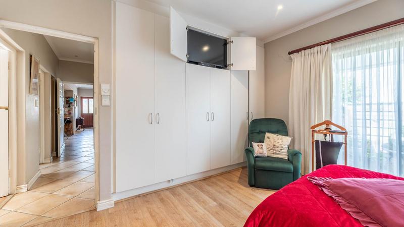 3 Bedroom Property for Sale in Atlantic Beach Golf Estate Western Cape